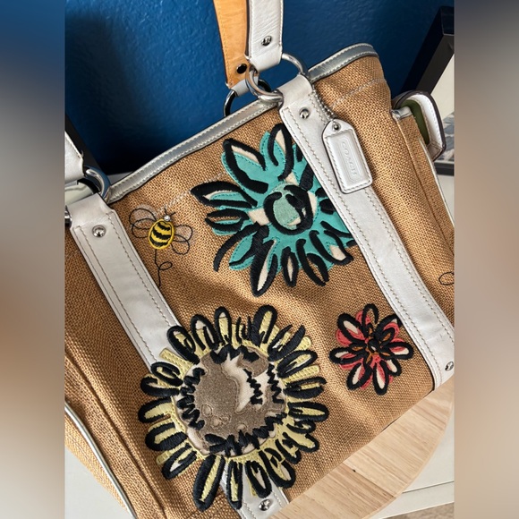 COACH Limited Edition Tote Bag, burlap, embroidered and painted - Picture 9 of 17